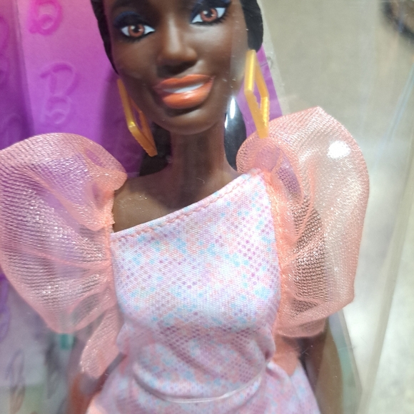 65 th anniversary peach Barbie - Picture 3 of 3